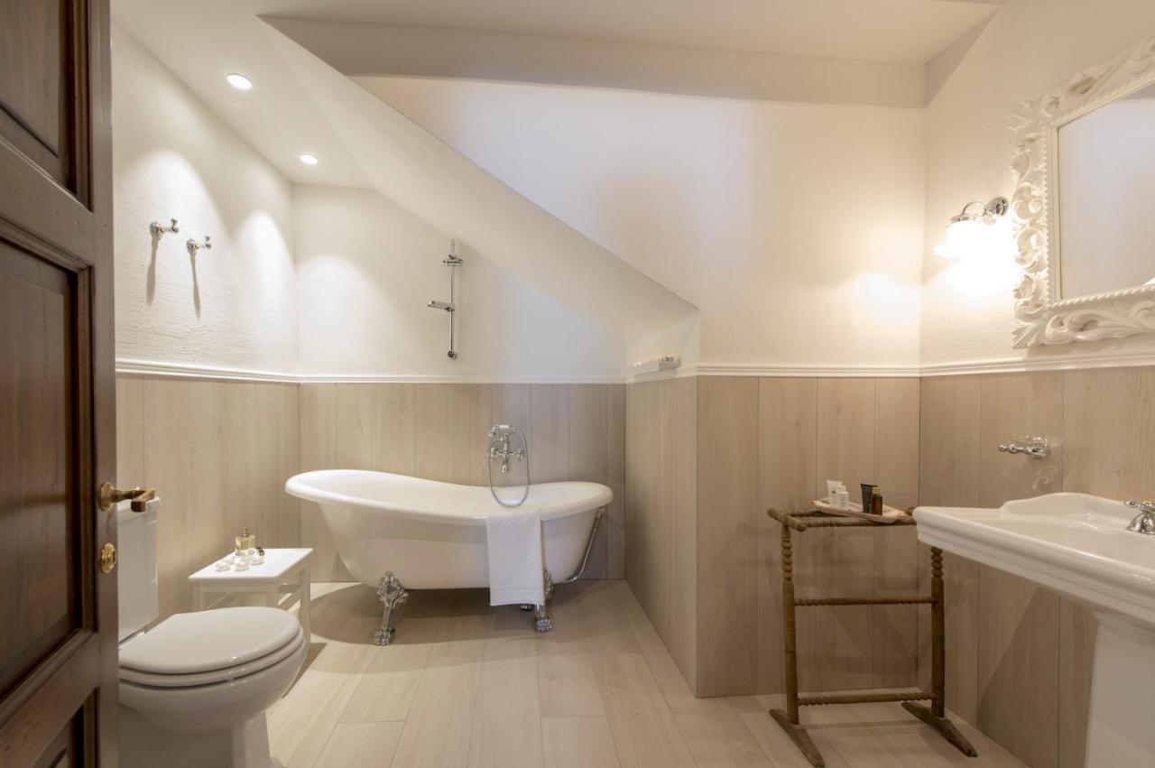 Torre Di Badia Bed & Breakfast Badia A Passigano Bagian luar foto