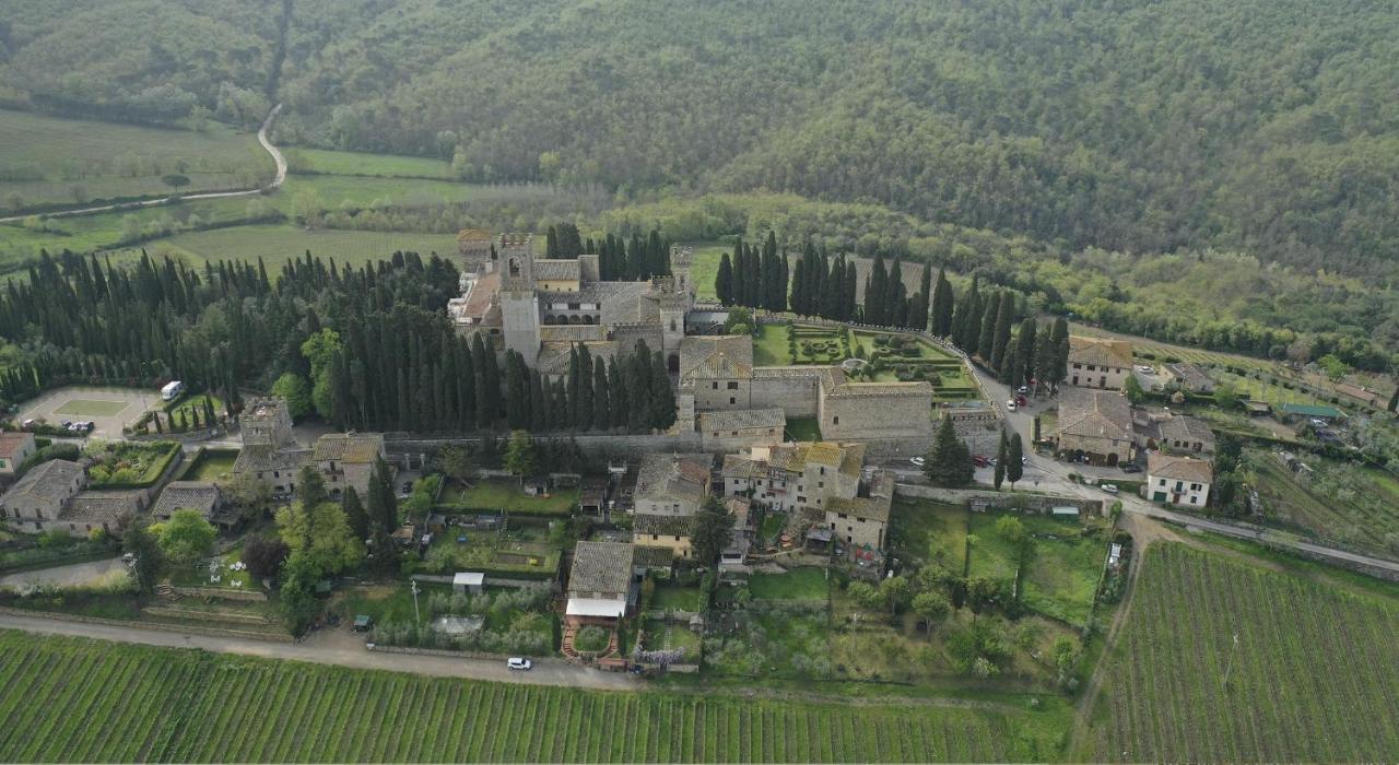 Torre Di Badia Bed & Breakfast Badia A Passigano Bagian luar foto